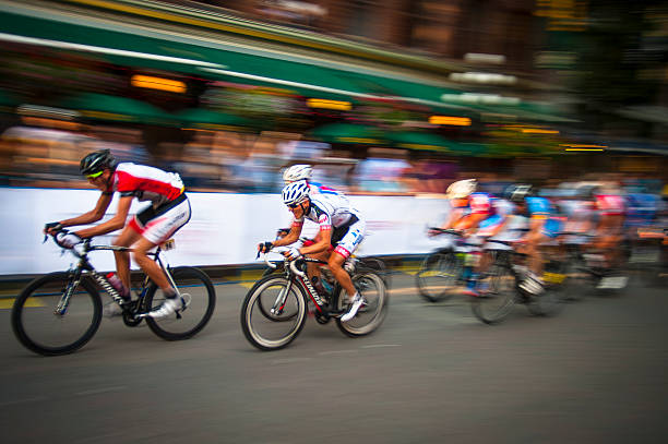 course de cyclisme, le grand prix automobile 2013 de gastown. - formula one racing photos et images de collection