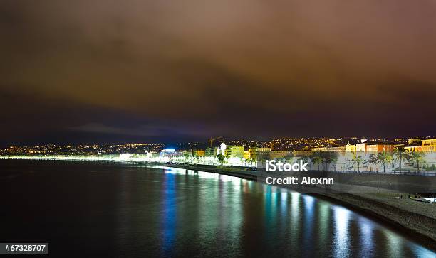 Promenade Des Anglais Di Notte Riviera Francese - Fotografie stock e altre immagini di Acqua - Acqua, Ambientazione esterna, Ampio