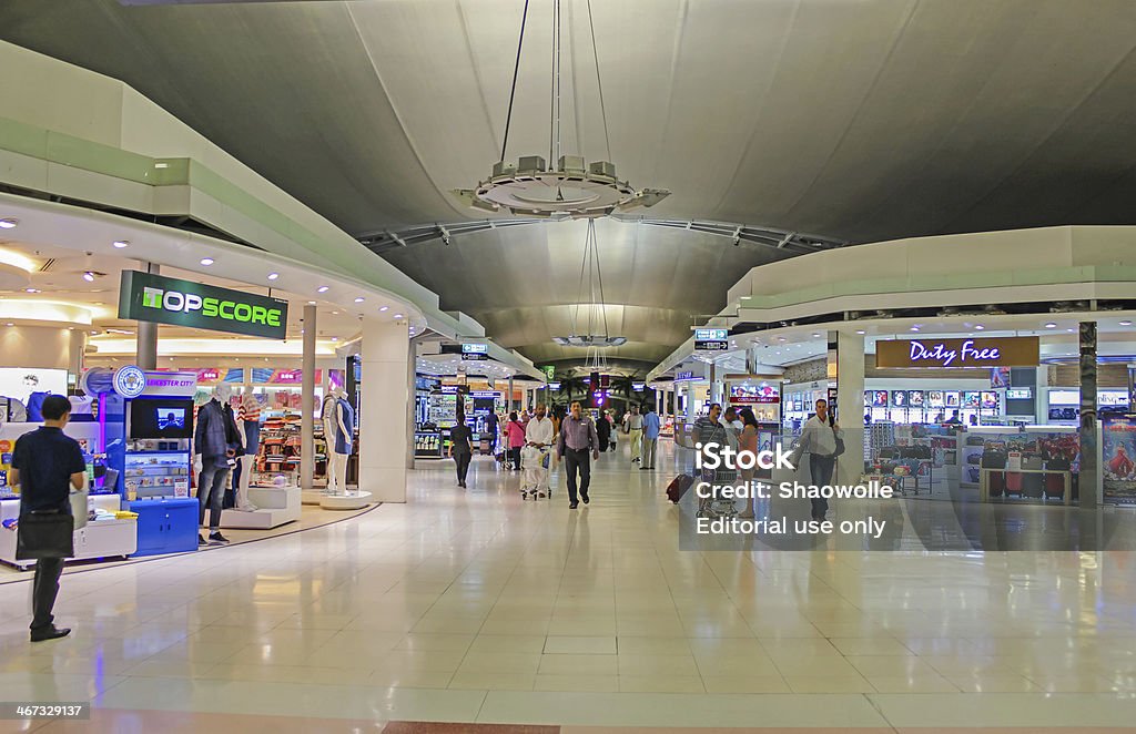 Зоны беспошлинной торговли в Бангкока Suvarnabhumi airport - Стоковые фото Авиабилет роялти-фри
