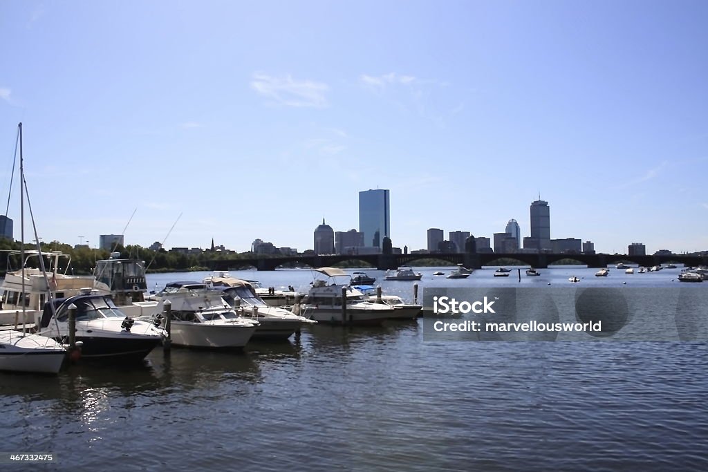 Horizonte de Boston e do rio Charles - Foto de stock de Barco a Vela royalty-free