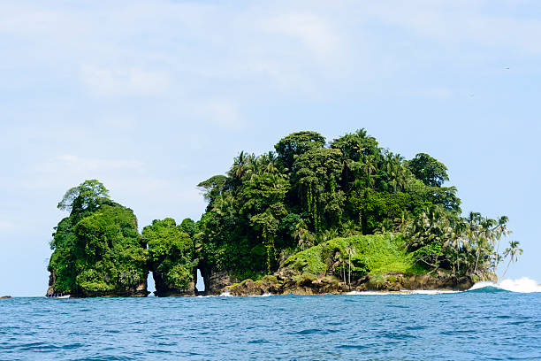 istock XXXL:Bird Island (Isla de Pajaros) off the coast of Panama 467337780