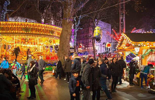 leicester square divertimento fair, londra - family child crowd british culture foto e immagini stock
