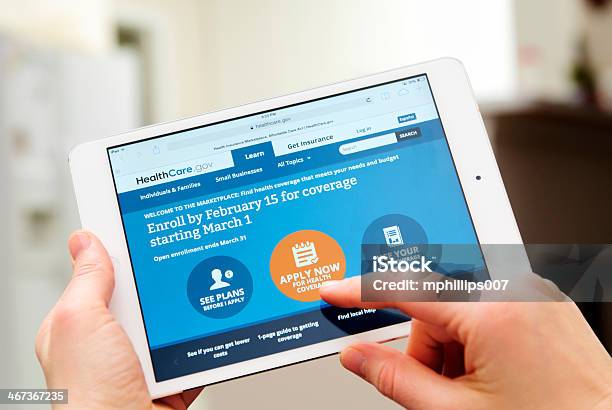 Healthcaregov Stockfoto und mehr Bilder von Antragsformular - Antragsformular, Internet, Tablet PC