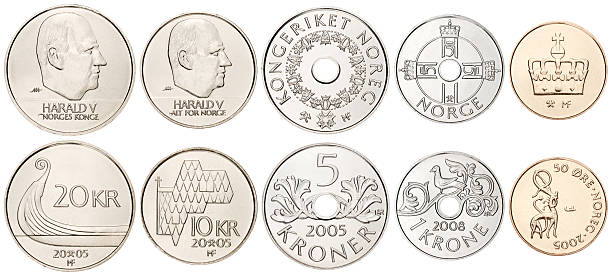 completar norueguesa conjunto de moedas no fundo branco - norwegian coin imagens e fotografias de stock
