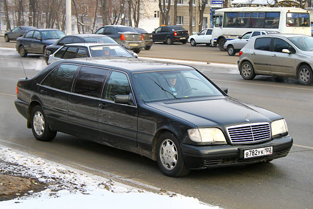 mercedes-benz w140 s600 pullman - pullman car 뉴스 사진 이미지