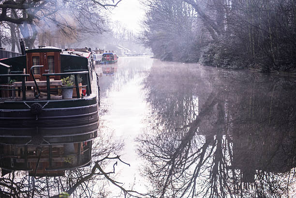 istock Quite Morning on Regent Canal 467439283