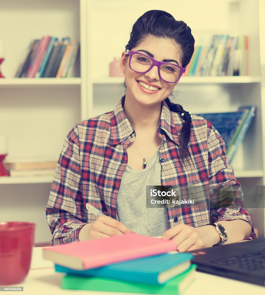 Retrato de joven hermosa Chica Estudiante - Foto de stock de 2015 libre de derechos