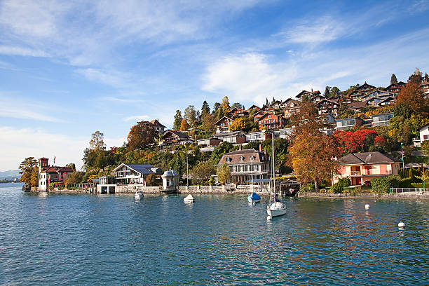 aldeia oberhofen - lake thun swiss culture berne castle imagens e fotografias de stock