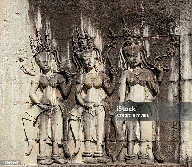 Apsara Bastirones En El Templo De Angkor Wat Camboya Foto de stock y más banco de imágenes de Alrededor del siglo XII