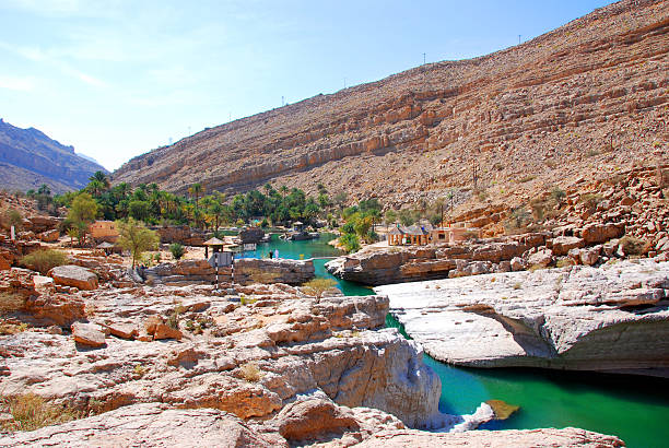 wadi bani khalid, omã - tiwi imagens e fotografias de stock