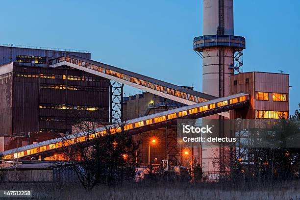 Sintering Pflanze In Der Dämmerung Stockfoto und mehr Bilder von 2015 - 2015, Bauwerk, Beleuchtet