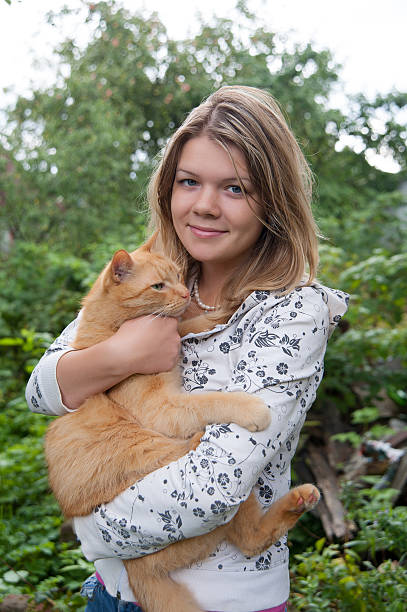 istock Let's go to my home, cat 467513548