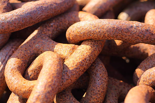 istock Closeup of large rusty chain links 467526569
