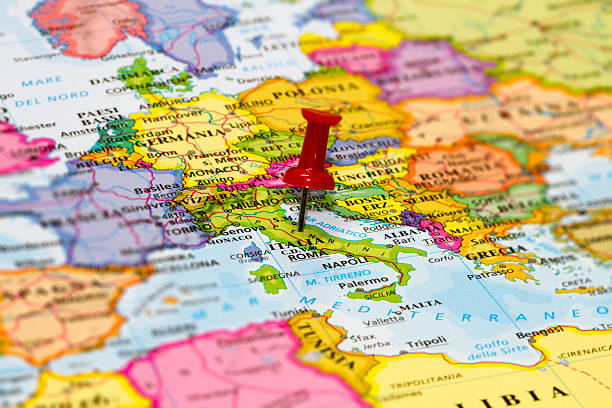 istock Map of Italy with a white pushpin stuck 467541997