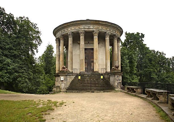 temple of the sibyl w puławy. polska - czartoryski zdjęcia i obrazy z banku zdjęć