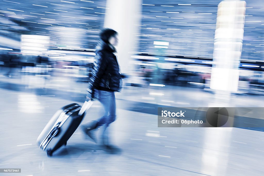 Pasajero en el Aeropuerto de Pekín, desenfoque - Foto de stock de Acero libre de derechos