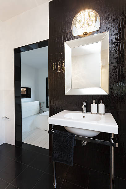 istock Vibrant cottage - Bathroom sink 467584383