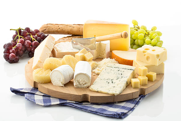 ser półmisek ser i winogron z różnych - cheese portion swiss culture swiss cheese zdjęcia i obrazy z banku zdjęć