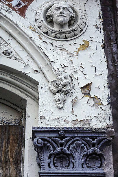 istock Ornate Porch Ruin 467602710