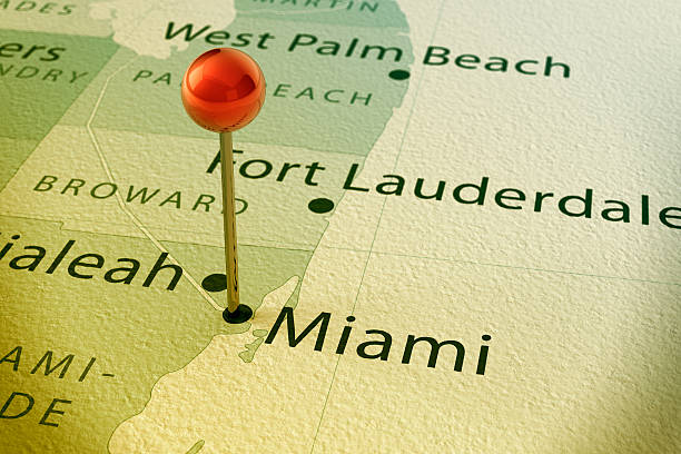 istock Miami Map City Straight Pin Vintage 467605863