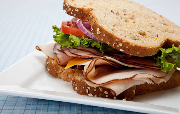 turquía sándwich con plan integral - deli sandwich fotografías e imágenes de stock