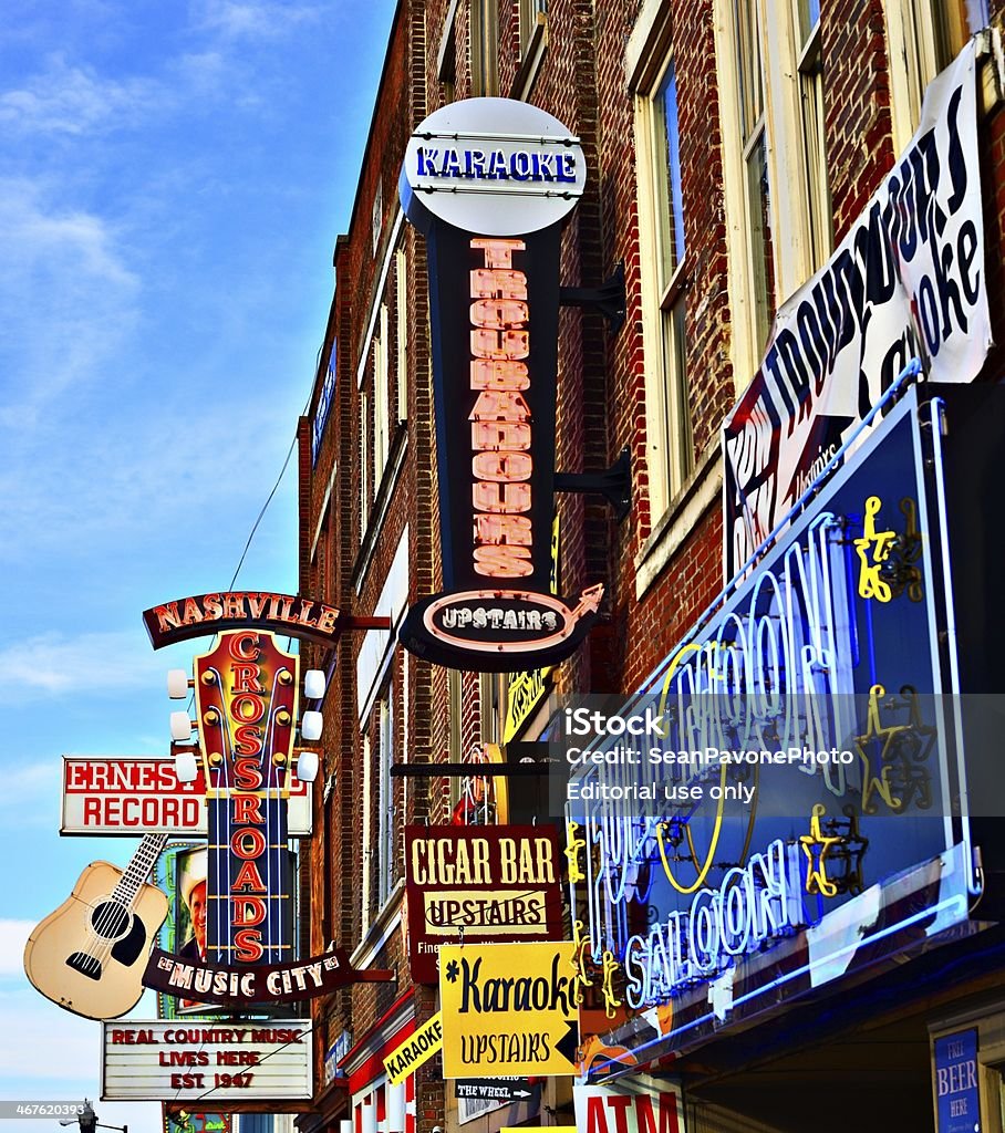 Broadway de la ciudad de Nashville - Foto de stock de Nashville libre de derechos