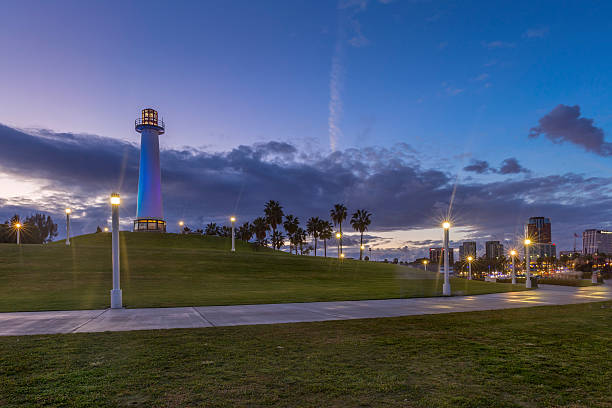 lwy latarnia morska w long beach w kalifornii - long beach california lighthouse los angeles county zdjęcia i obrazy z banku zdjęć