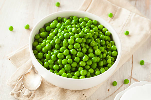 istock Organic Steamed Fresh Green Peas 467639472
