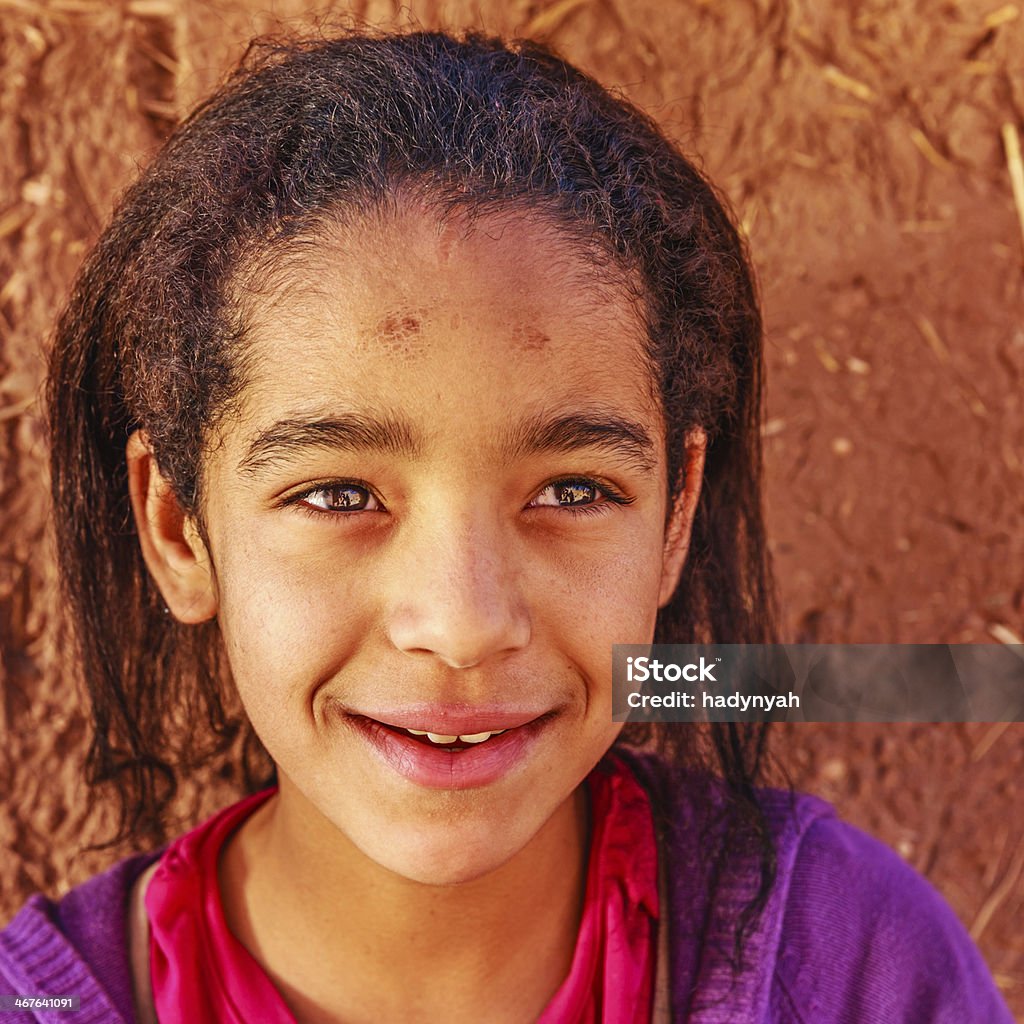 Hermosa Chica musulmana en Marruecos kasbah - Foto de stock de Marruecos libre de derechos