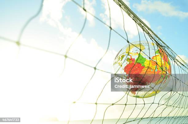 Globe Und Volleyball Net Stockfoto und mehr Bilder von Ereignis - Ereignis, Exotik, Fotografie