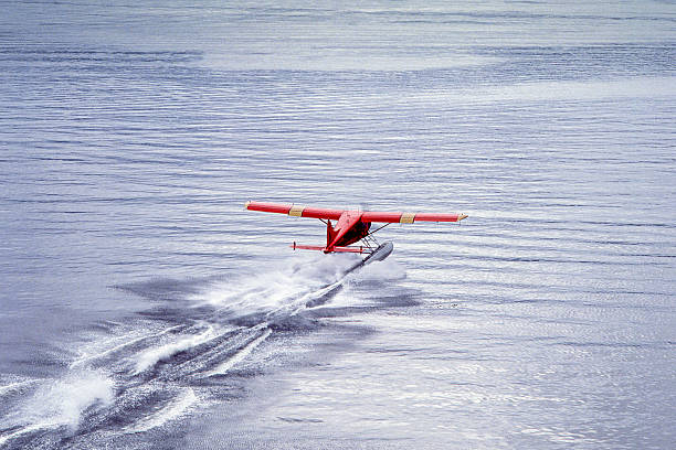 alaskan float aereo decollare di sitka, alaska waterway - sitka foto e immagini stock