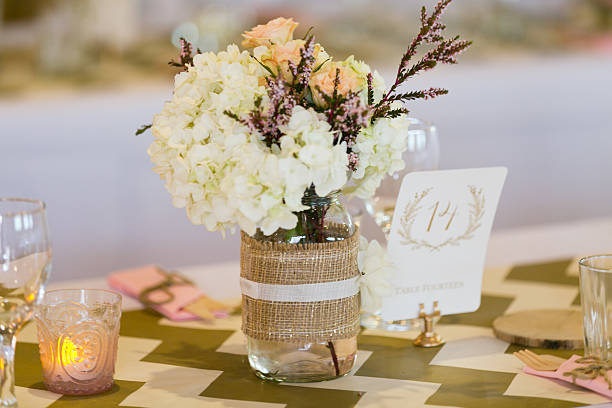 boho hydrangeas - wedding centerpiece - fotografias e filmes do acervo