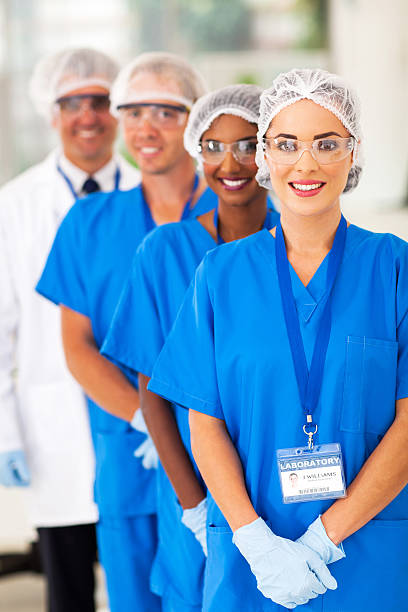 의료 연구자 팀 검사실 - healthcare and medicine smiling group of people lab coat 뉴스 사진 이미지