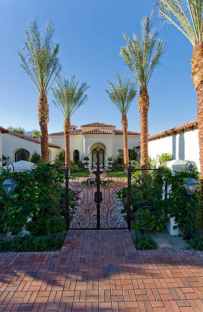 istock Entrance Gate To Colonial Style House 467672396