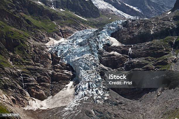 Ghiacciaio Nelle Alpi Svizzere - Fotografie stock e altre immagini di Alpi - Alpi, Alpi Bernesi, Ambientazione esterna