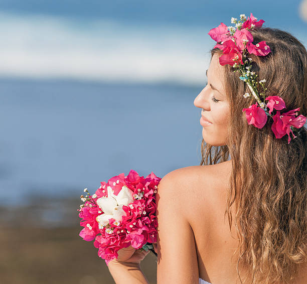 istock Bride traveling to Hawaii 467699034
