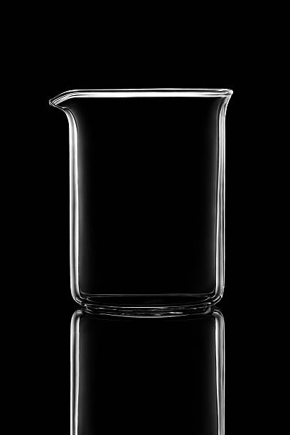 química frasco vazio - laboratory glassware beaker flask glass imagens e fotografias de stock