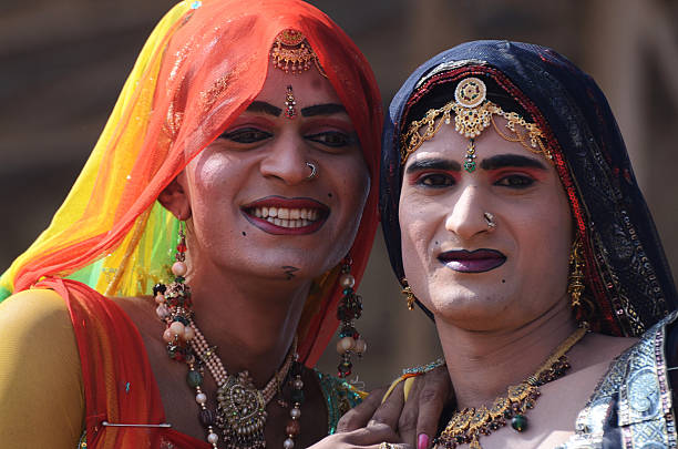 hijras-heilige personen (dritte gender), die pushkar camel fair, indien - camel fair stock-fotos und bilder