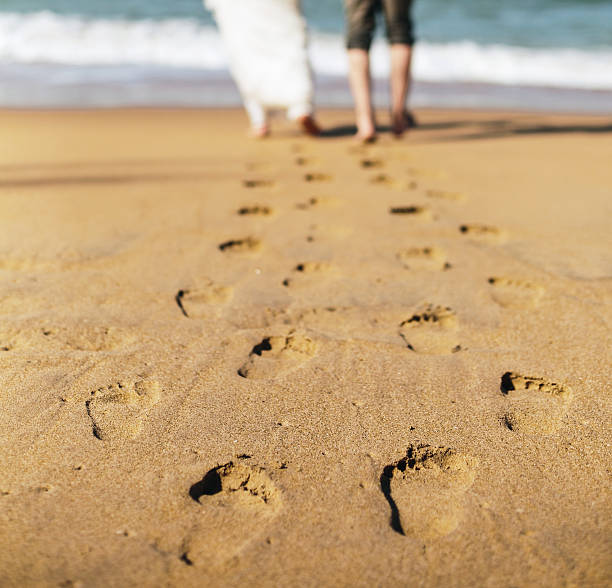istock Love couple on the beach 467712650