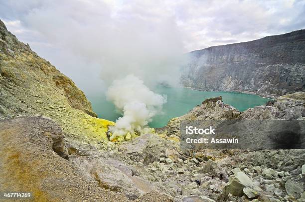 Kawah Ijen Vulcano Isola Di Java - Fotografie stock e altre immagini di A forma di blocco - A forma di blocco, Acciaio, Adulto