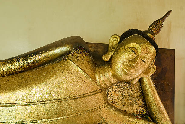 istock Reclining golden buddha 467763278