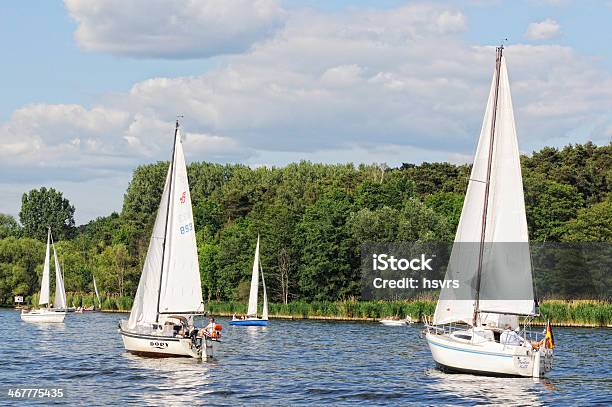 Barco À Vela Em Wannsee - Fotografias de stock e mais imagens de Berlim - Berlim, Vela - Desporto Aquático, Grunewald - Berlim