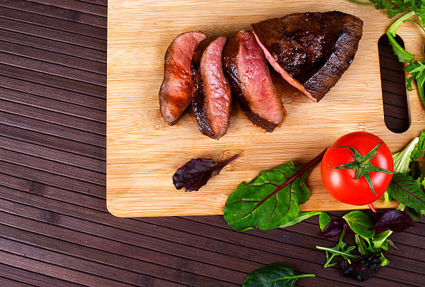 steak de boeuf-image - butchers shop meatball raw beef photos et images de collection