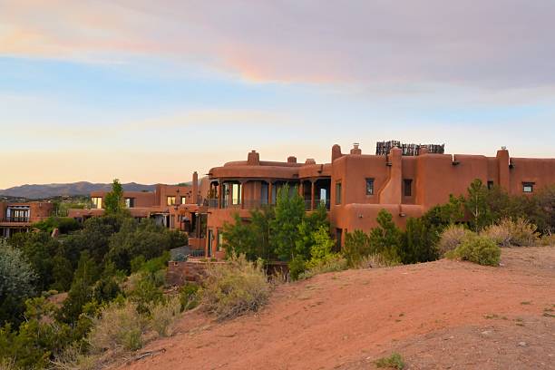 istock Adobe architecture style house in Sata Fe, New Mexico 467829280