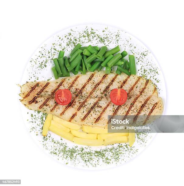 Pangasius Filete Grelhado Com Legumes - Fotografias de stock e mais imagens de Alimentação Saudável - Alimentação Saudável, Amarelo, Assado