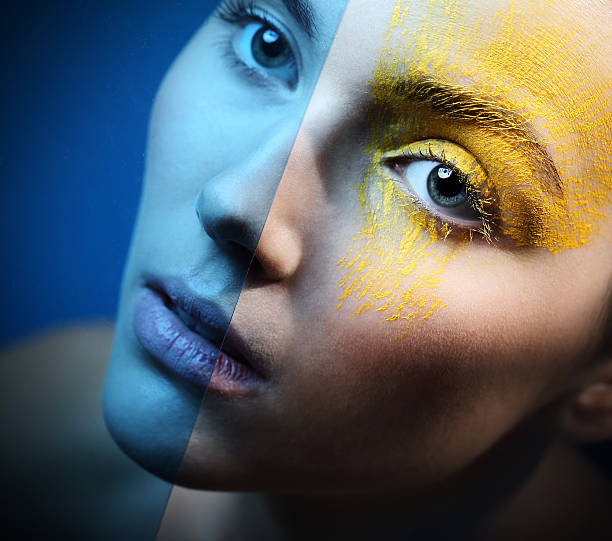 синий глаз макияж холодного sensual - face powder make up cosmetics eyeshadow стоковые фото и изображения