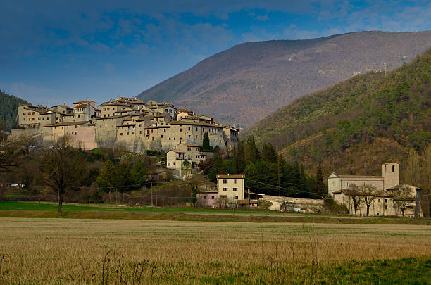 istock Medieval Valnerina village in Umbria 467861910