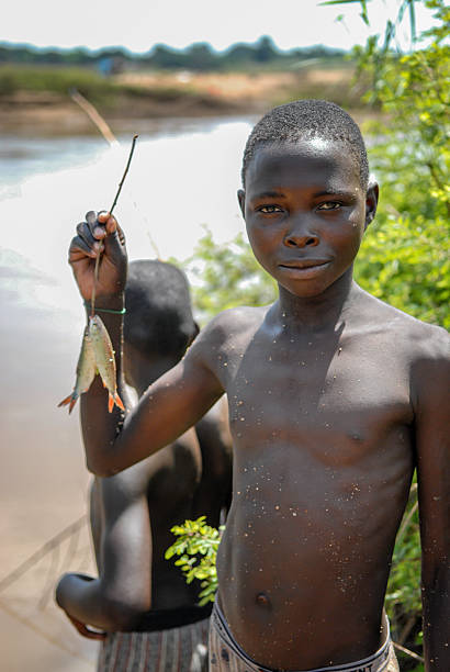 african мальчик - africa ethiopia indigenous culture african tribal culture стоковые фото и изображения