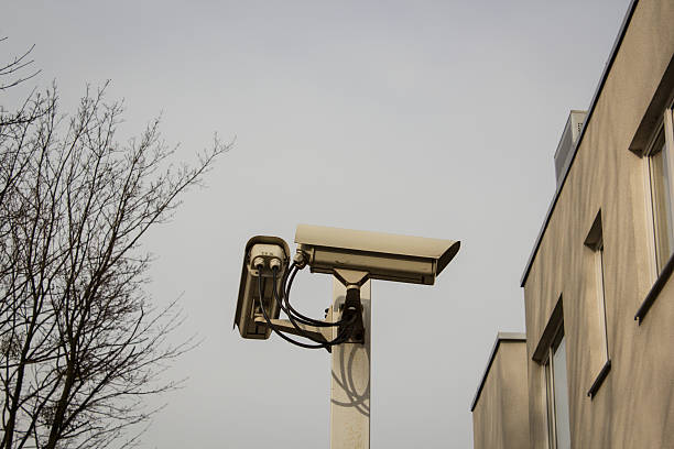 kamery bezpieczeństwa dla ochrony domu - mounted guard zdjęcia i obrazy z banku zdjęć