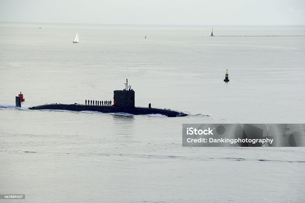 Blu Navy sub Arrivando a casa dal mare - Foto stock royalty-free di Sottomarino - Mezzo di trasporto marittimo